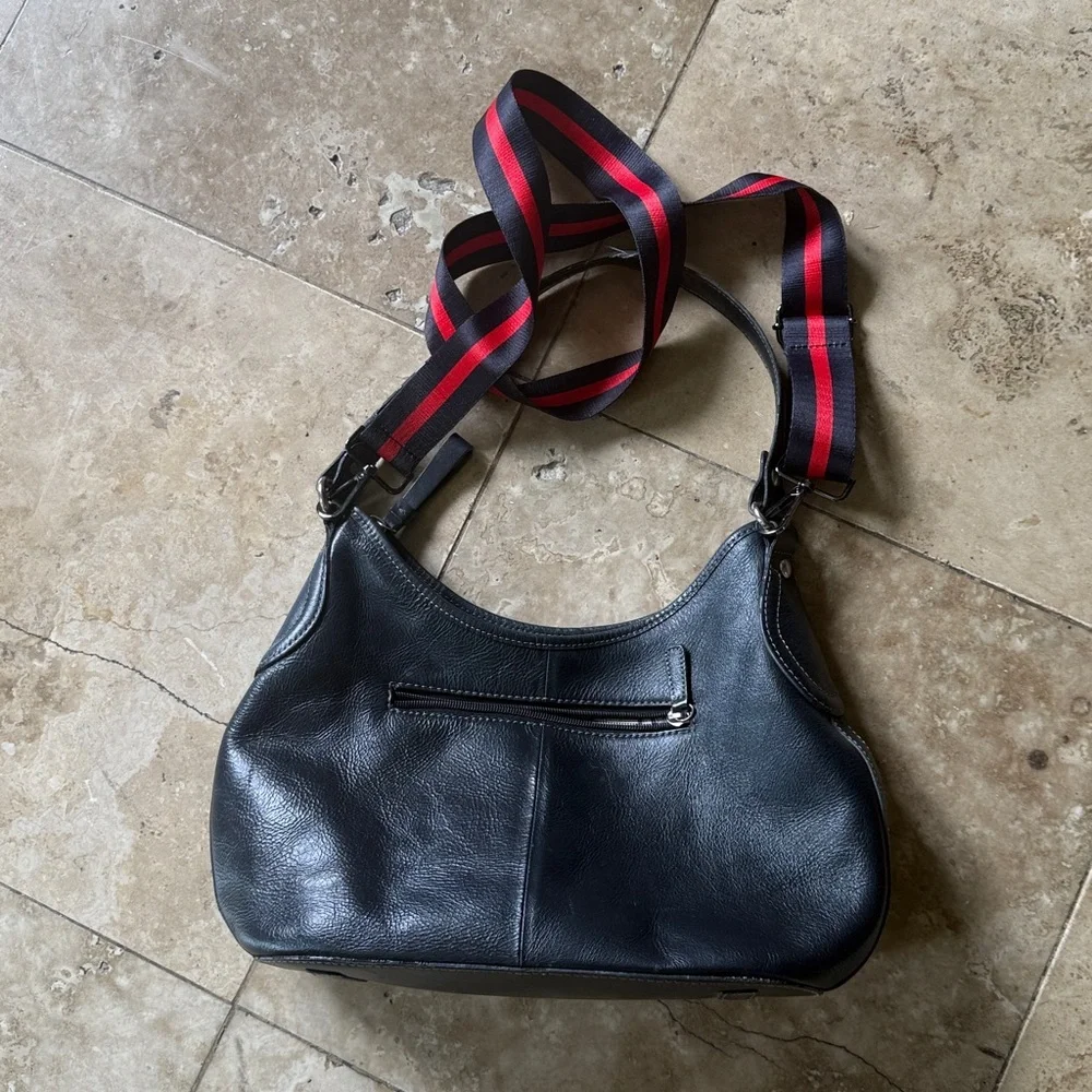 ETIENNE AIGNER ladies, black, leather handbag, preowned good condition clean